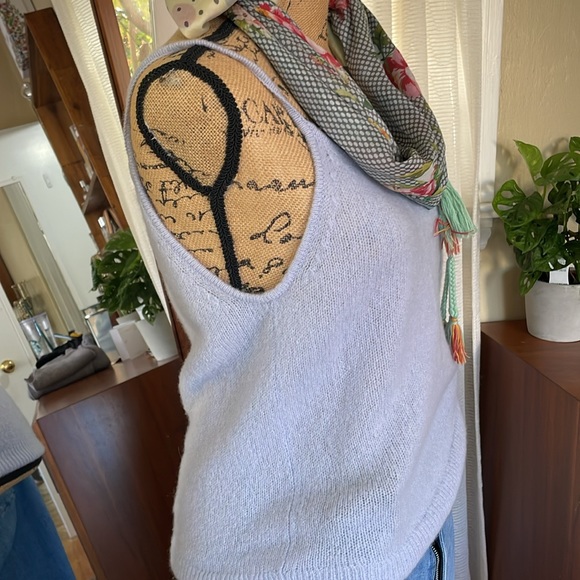 Banana Republic cashmere tank top NWT - Picture 2 of 5